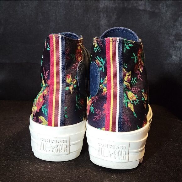 Converse rare women's 8.5  - Picture 7 of 9